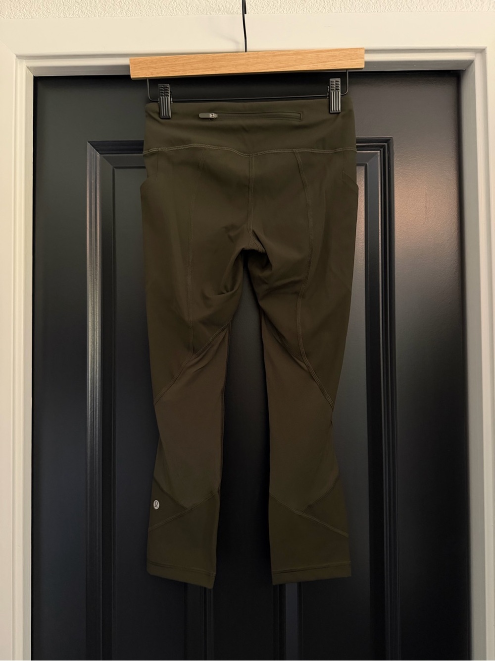 lululemon cropped legging - Picture 2 of 4